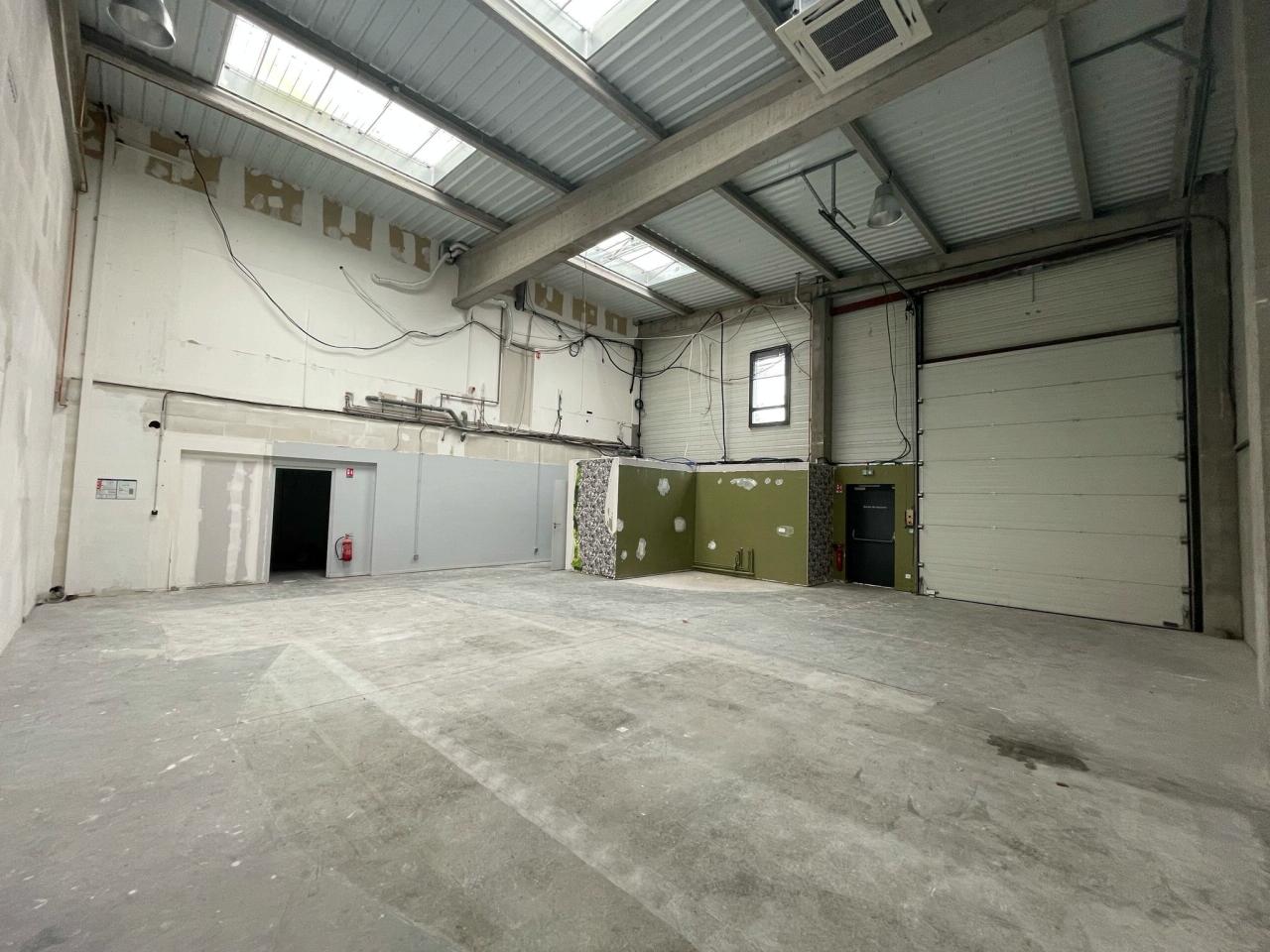 Local d'activité Hallennes-lez-Haubourdin 420m² Location local d'activité Hallennes-lez-Haubourdin Nord OLACT2309583 1